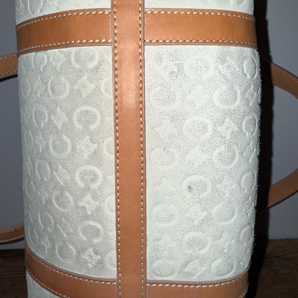 CÉLINE C Macadam Suede Barrel Handbag
Celine C Cream - Picture 4 of 12